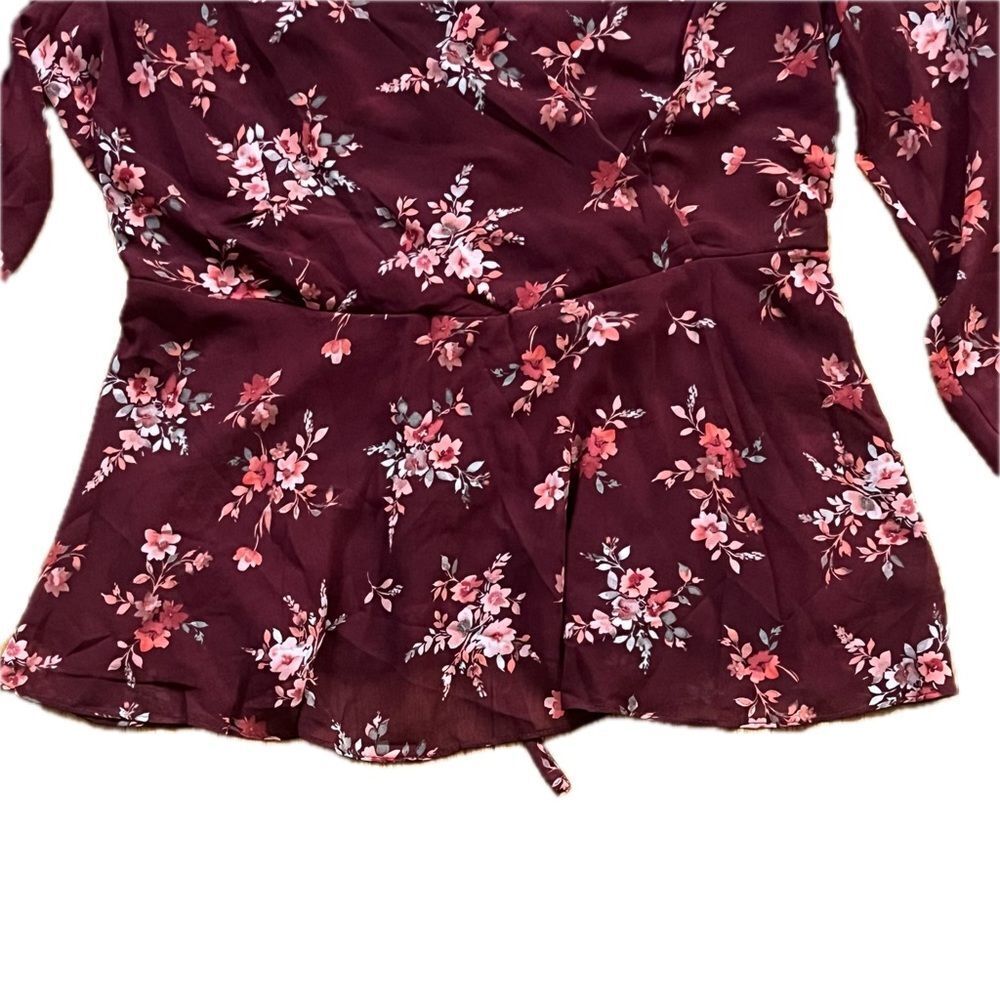 NWOT City Chic Floral Peplum Blouse Size 18 - Picture 3 of 13
